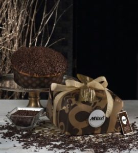 Muzzi Panettone Fondente e Fave di Cacao, in package and out.
